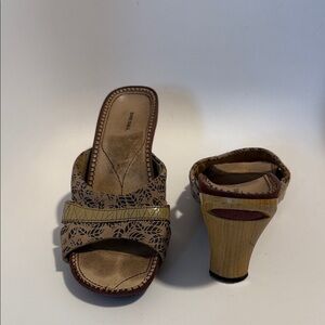 Diesel heeled slide sandals leaf pattern and a light green strap 7